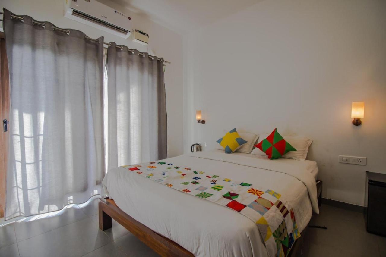Ziba Beach Morjim Luaran gambar