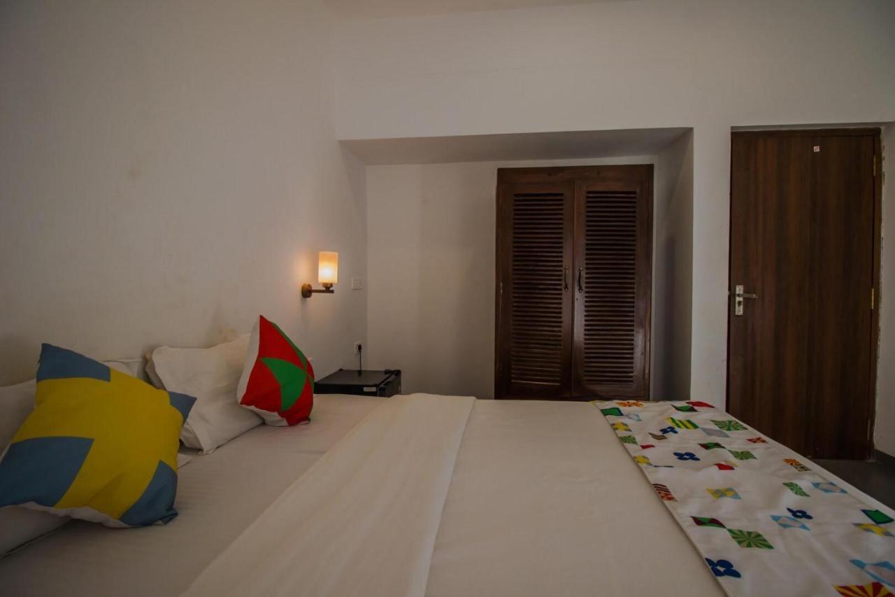 Ziba Beach Morjim Luaran gambar